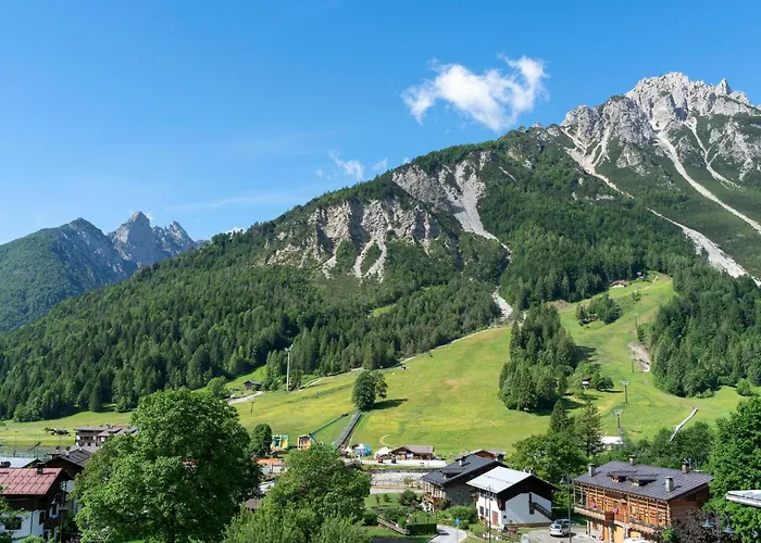 Lovely In With House A Panoramic View *